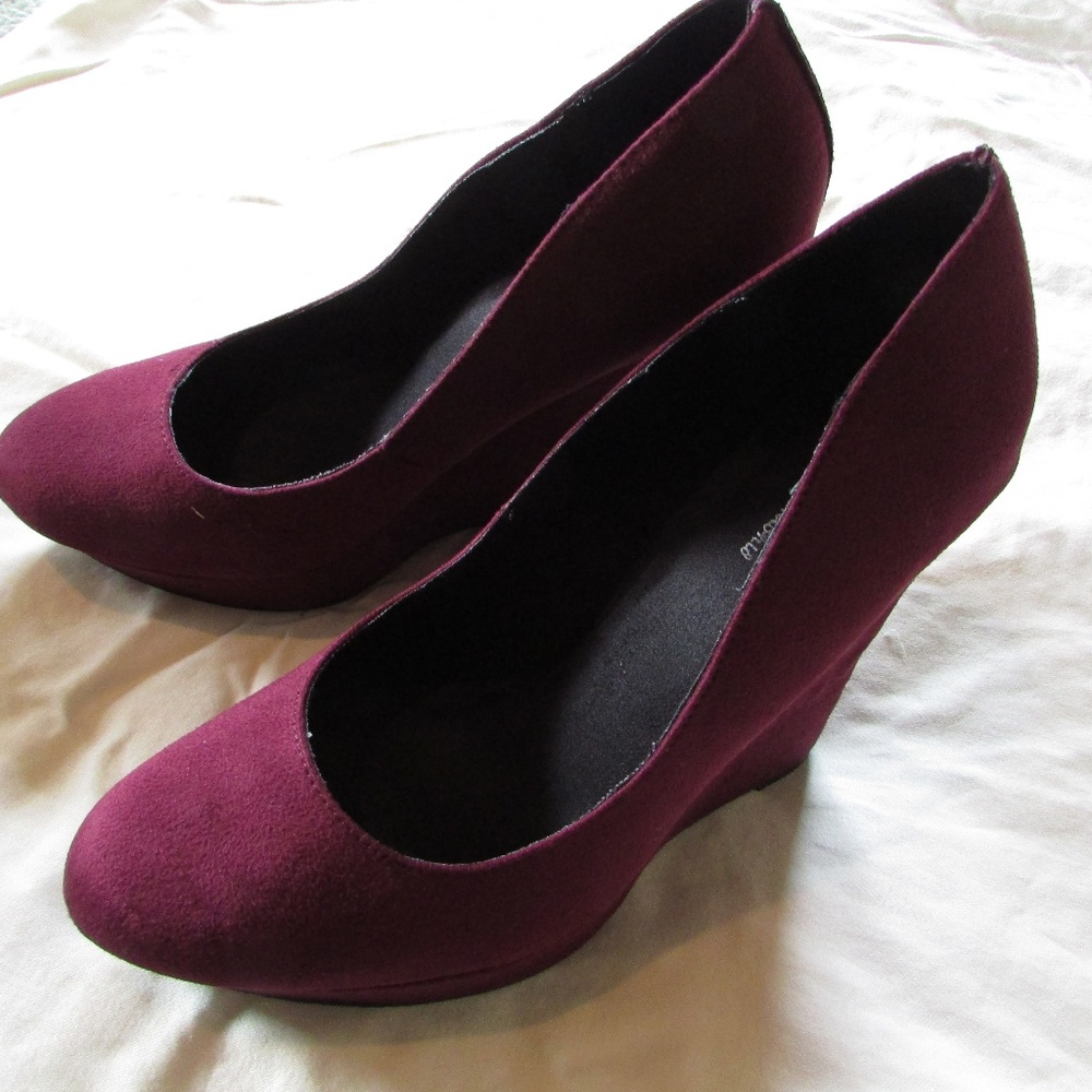 Michael Antonio Gezana-2 plum suede wedge heels